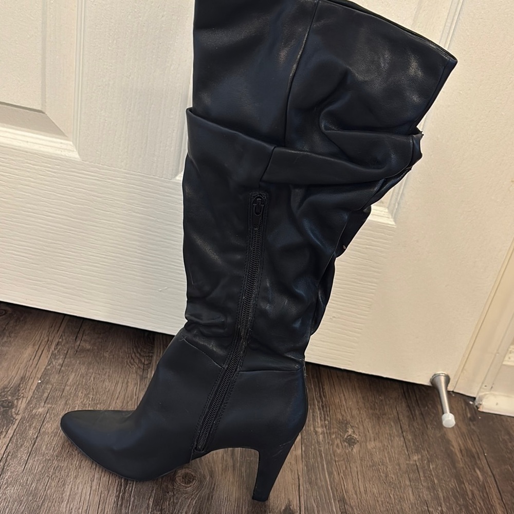 Elegant Black Knee-High Women's Boots